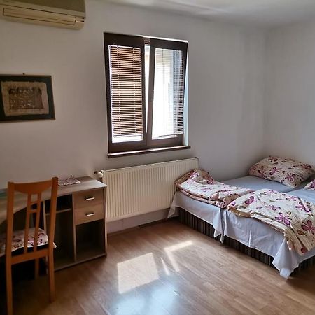 Anh' Private Rooms For Tourist Bratislava Luaran gambar