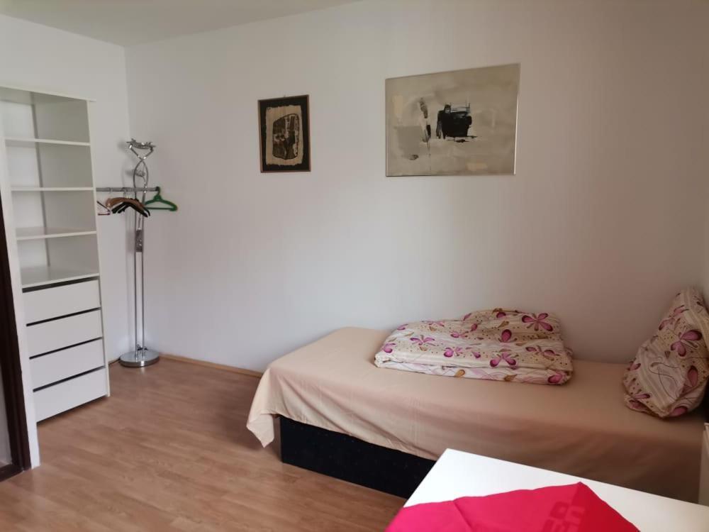 Anh' Private Rooms For Tourist Bratislava Luaran gambar